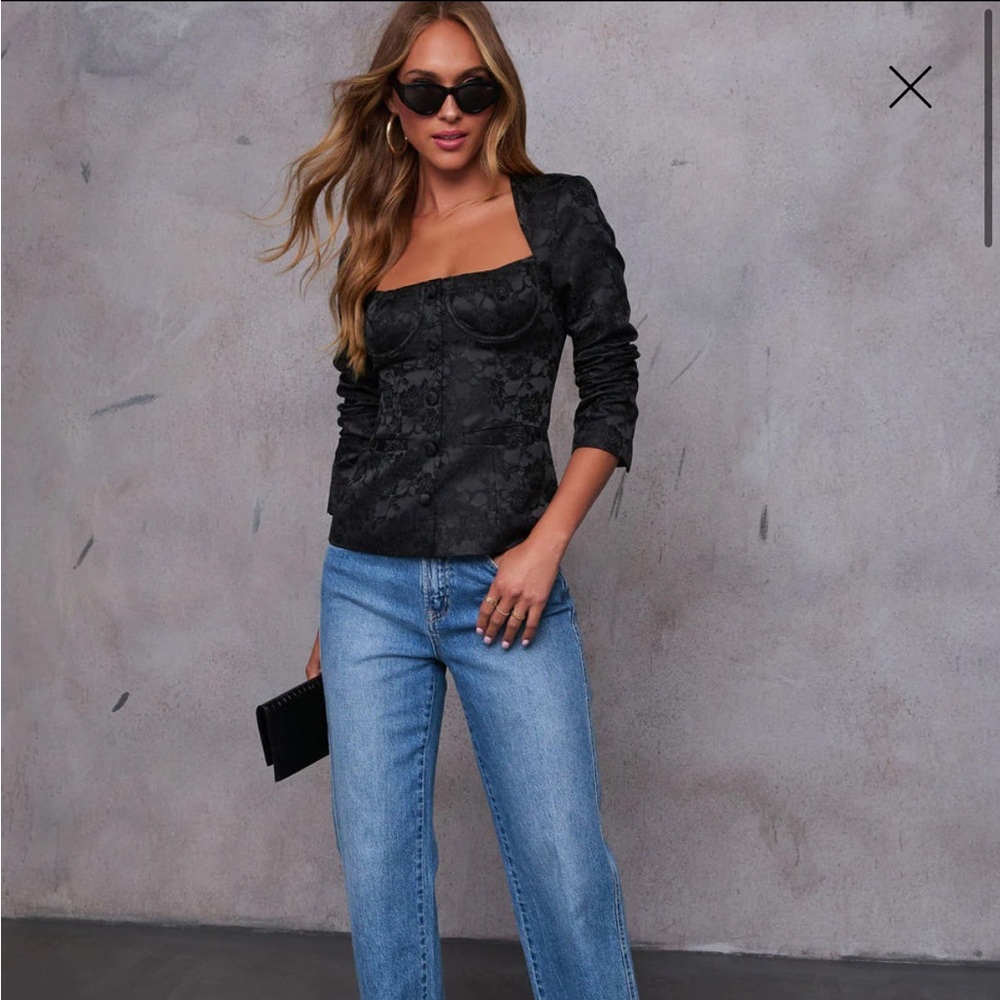 Vici top- never worn